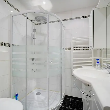 Studio Palais Rouaze 1 Mn Plage Croisette A0B176 Cannes